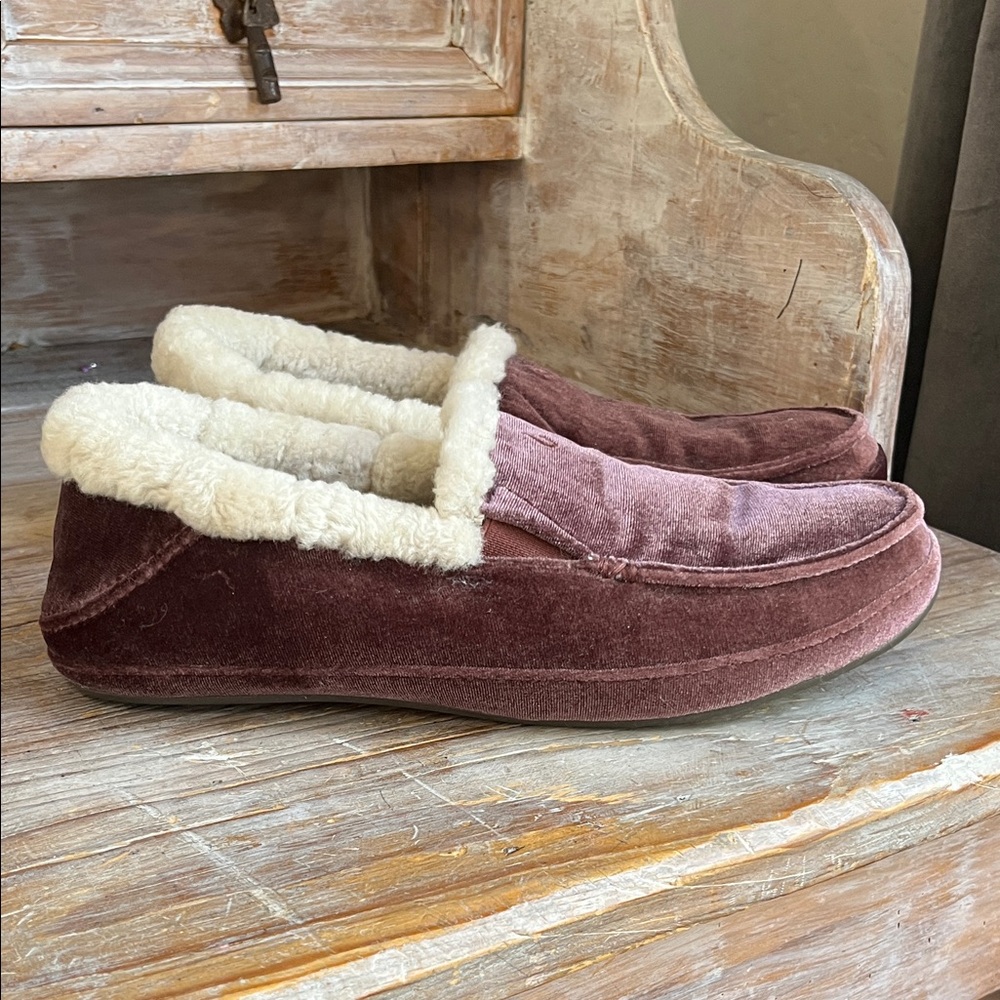🤍 OluKai Ku'una Lanui Slippers Red Ginger Velvet Size 8 Sheep Fur Lined